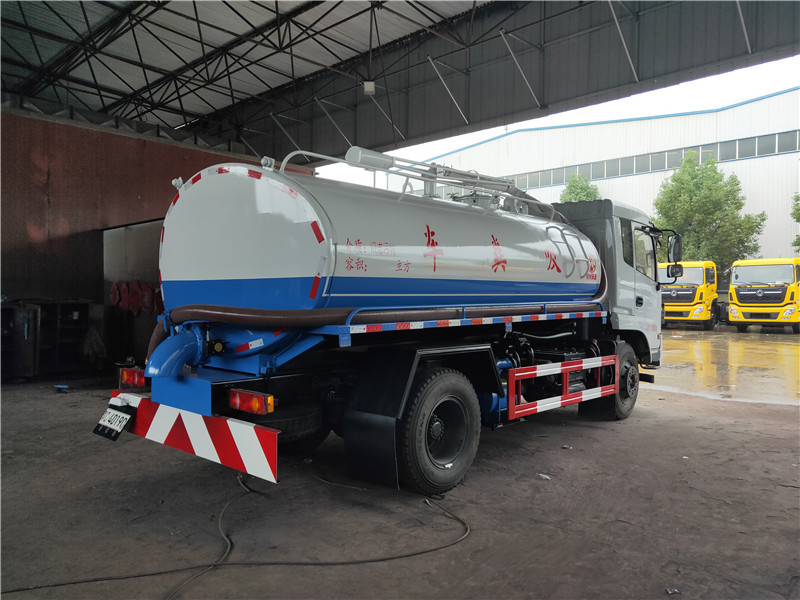 東風牌12方吸糞車