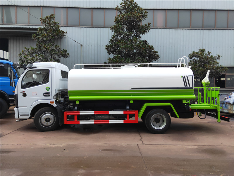 國(guó)六8方9方灑水車(chē)